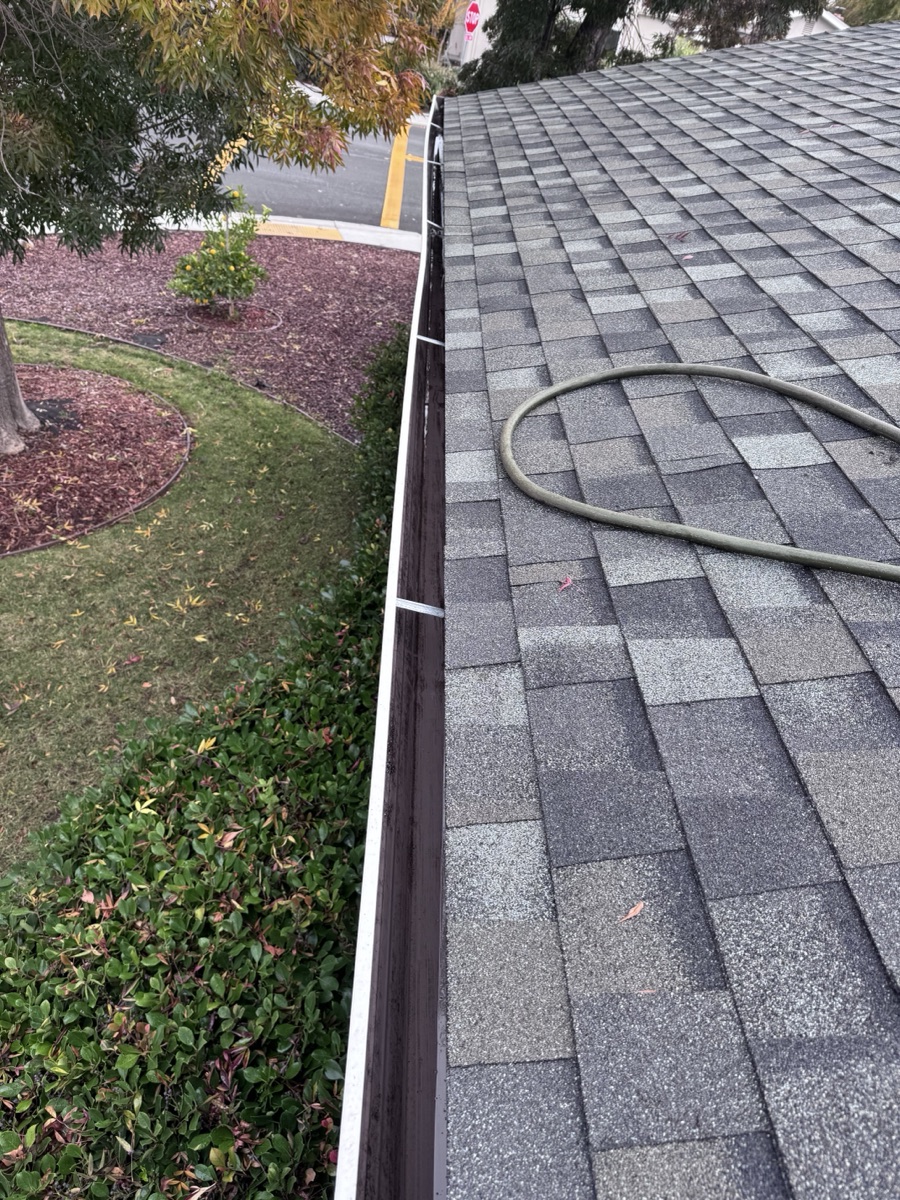 Clean empty gutters after ORS Clean service — Santa Clara CA