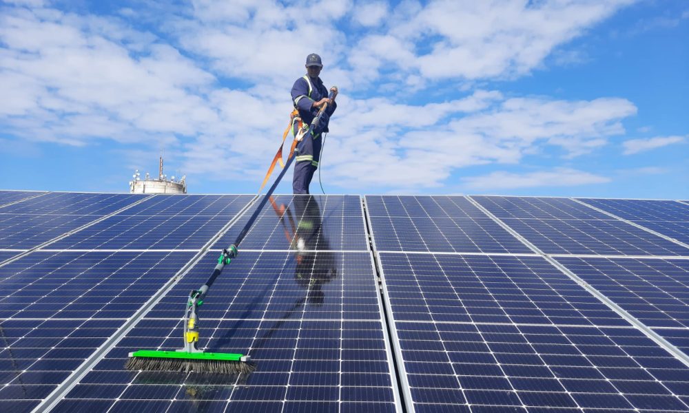 Professional solar panel cleaning in Gilroy, CA by ORS Clean